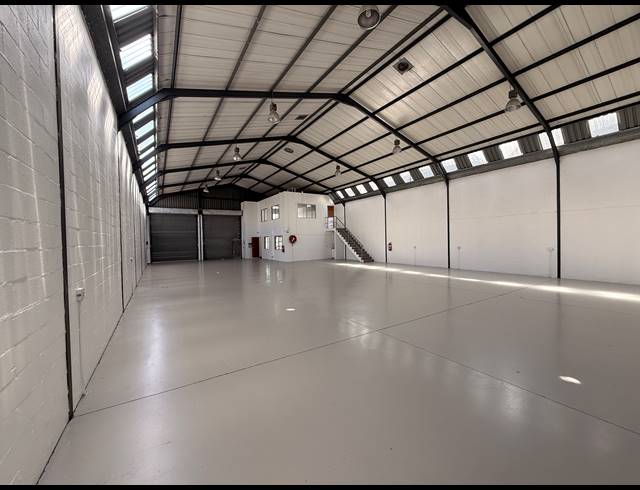 520M² WAREHOUSE TO LET IN PAROW INDUSTRIAL